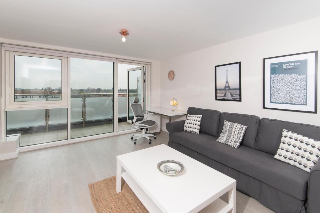 Spacious Apartment With Parking Space, Close To Heathrow, Elizabeth Line And Windsor Maidenhead Exteriér fotografie